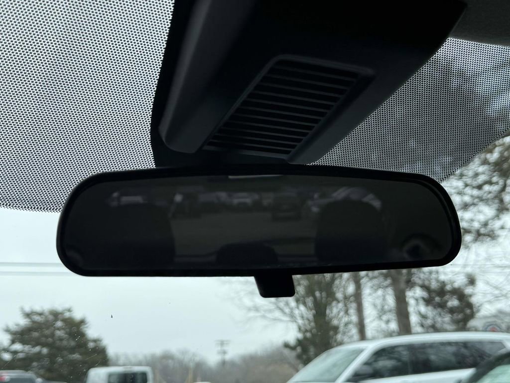 Used 2021 Nissan Kicks SV image 24