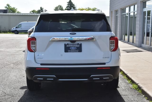 Used 2023 Ford Explorer XLT w/ Equipment Group 202A AWD/4WD image 9