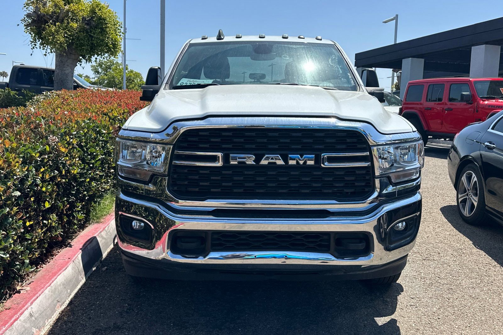 Used 2024 RAM 3500 Big Horn AWD/4WD image 2