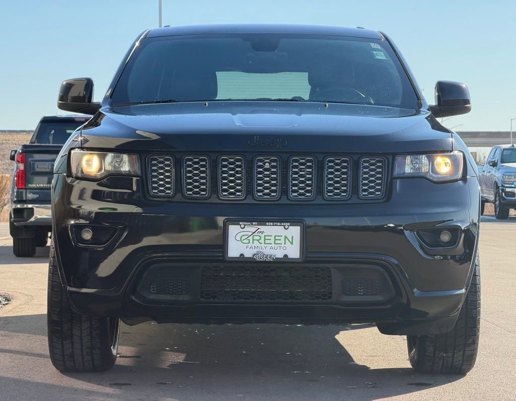 Used 2017 Jeep Grand Cherokee Altitude image 6