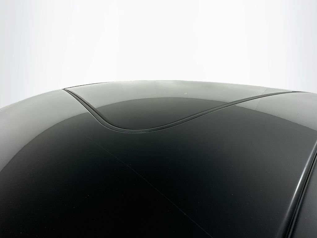 Used 2025 Porsche Macan image 14