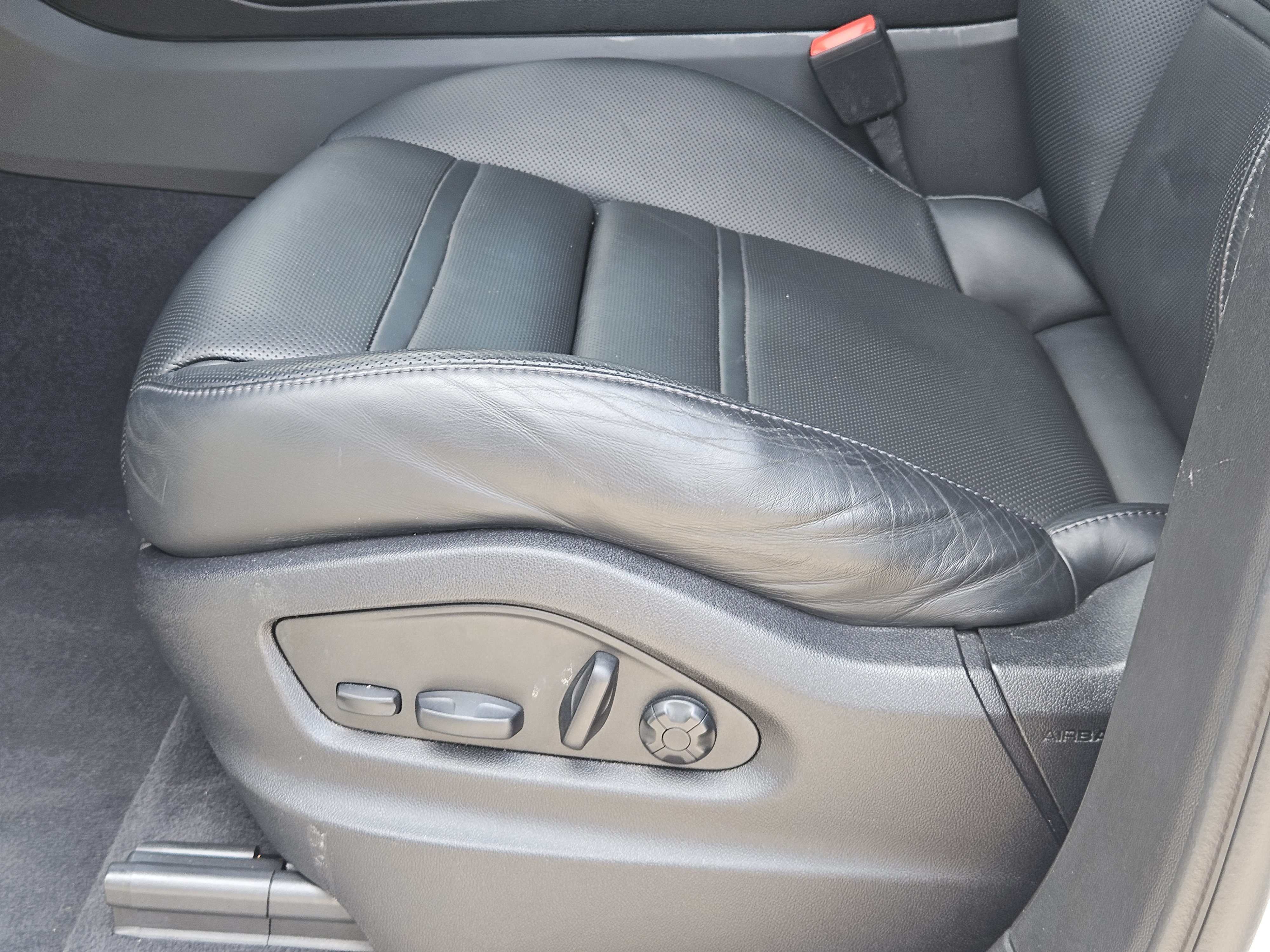 Certified 2023 Porsche Cayenne Platinum Edition AWD/4WD image 23