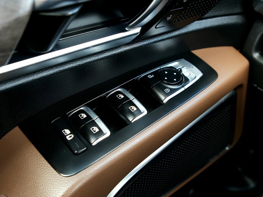 Used 2020 Kia Telluride SX w/ SX Prestige Package image 12