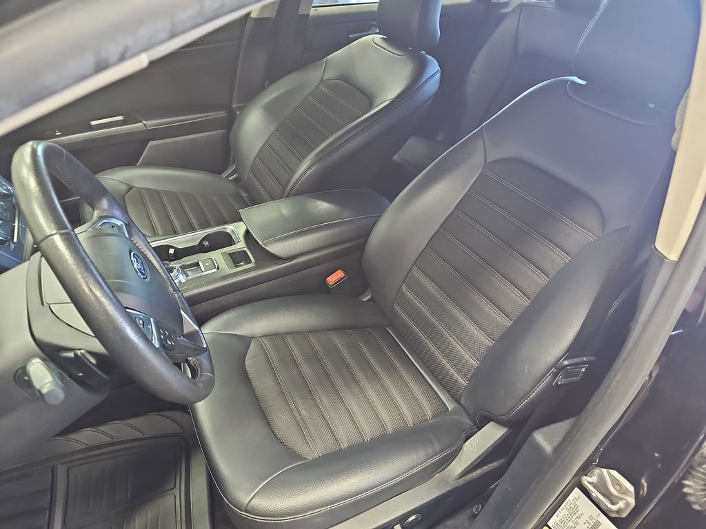 Used 2018 Ford Fusion SE w/ Equipment Group 201A image 14