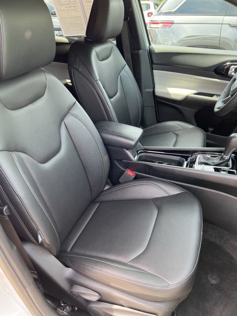 Certified 2025 Jeep Compass Limited AWD/4WD image 16