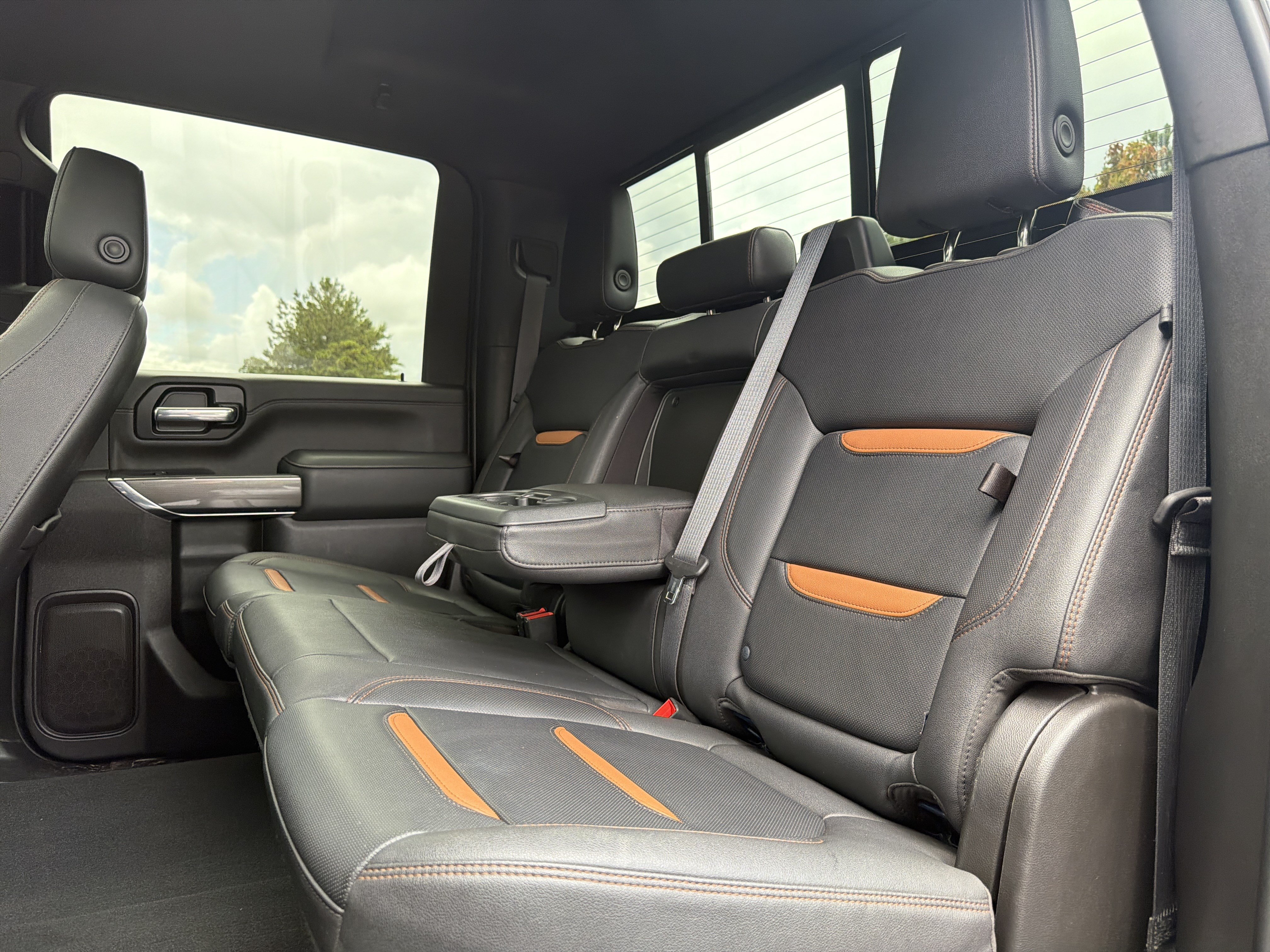 Used 2022 GMC Sierra 2500 AT4 w/ AT4 Premium Plus Package AWD/4WD image 40