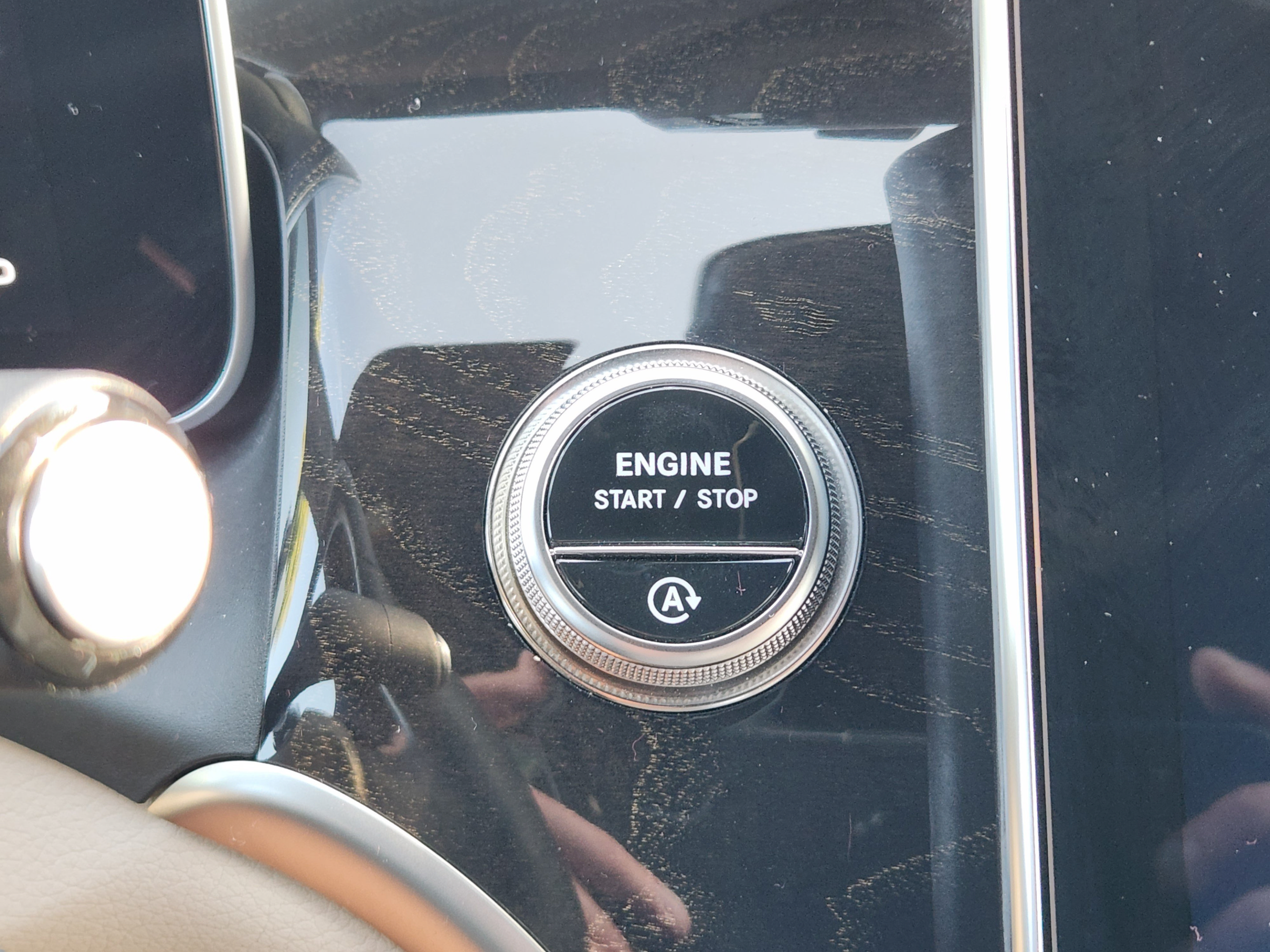 Used 2025 Mercedes-Benz GLC 300 image 40