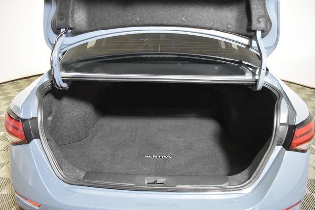 Certified 2025 Nissan Sentra SR w/ SR Premium Package FWD image 31