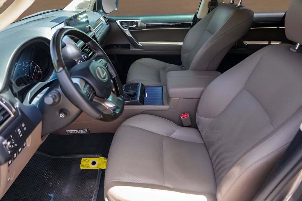 Used 2023 Lexus GX 460 Luxury w/ Accessory Package AWD/4WD image 9