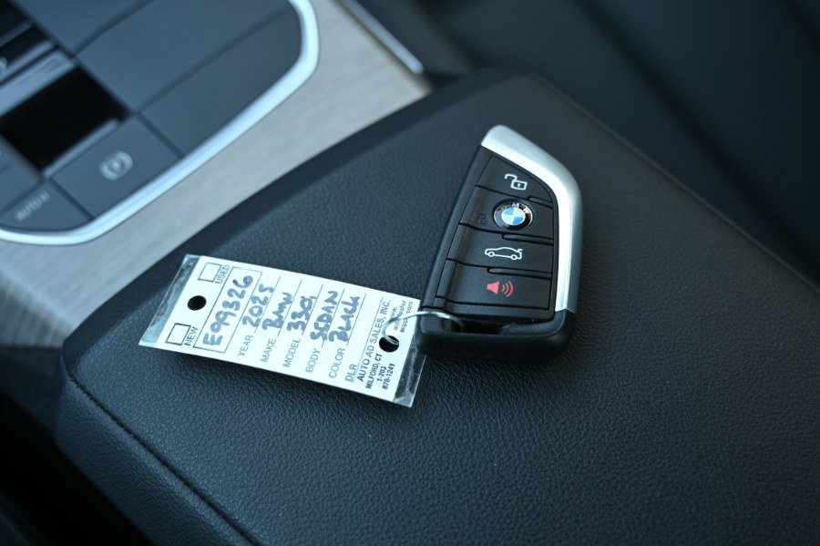 Used 2025 BMW 330i 330i Sedan image 38