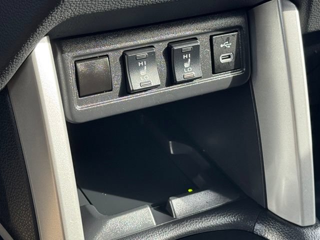 Used 2025 Toyota Corolla Cross XLE w/ Convenience Package FWD image 17