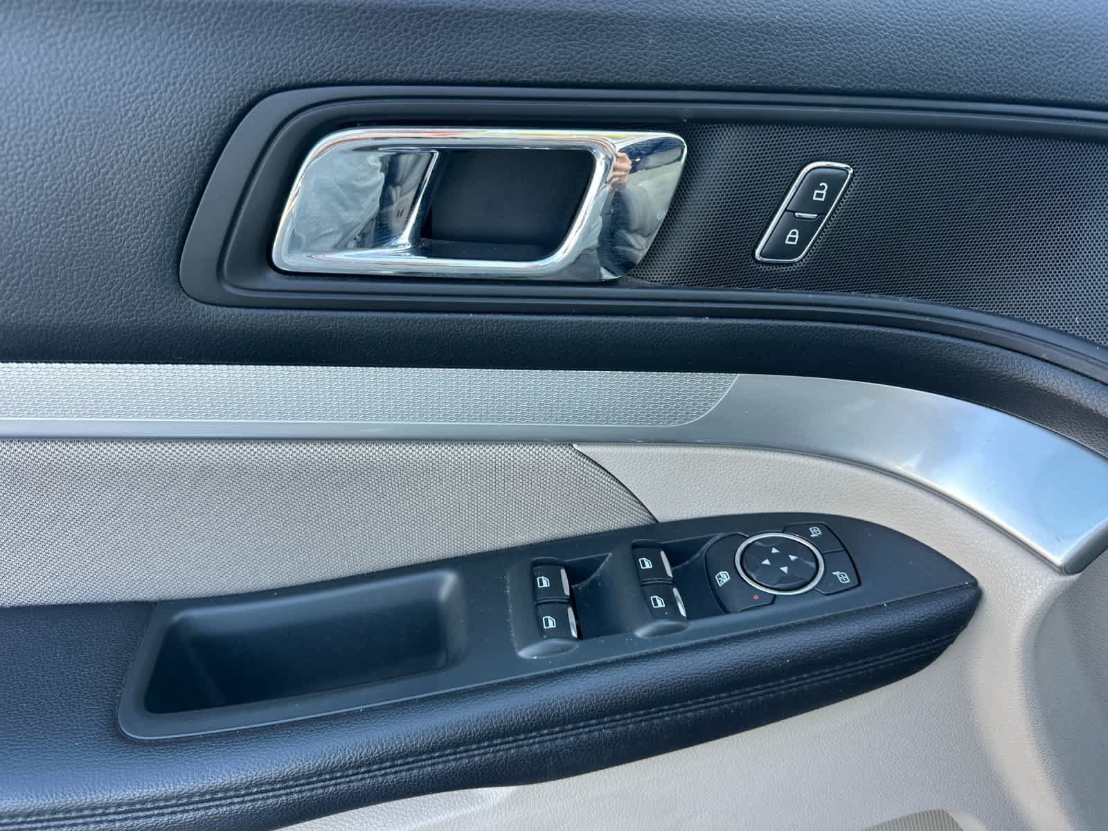 Used 2018 Ford Explorer FWD image 13