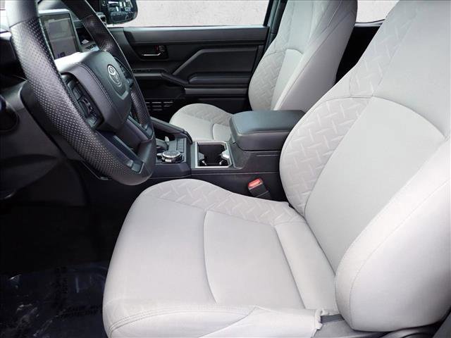 Used 2024 Toyota Tacoma SR5 AWD/4WD image 10