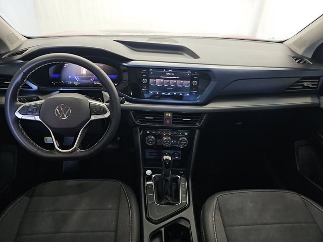 Used 2024 Volkswagen Taos SE w/ Panoramic Sunroof Package FWD image 4
