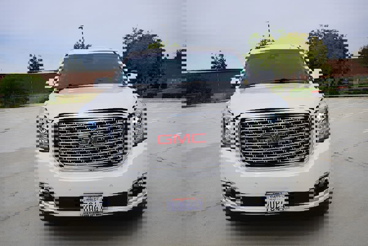 Used 2017 GMC Yukon XL SLT w/ Open Road Package image 10