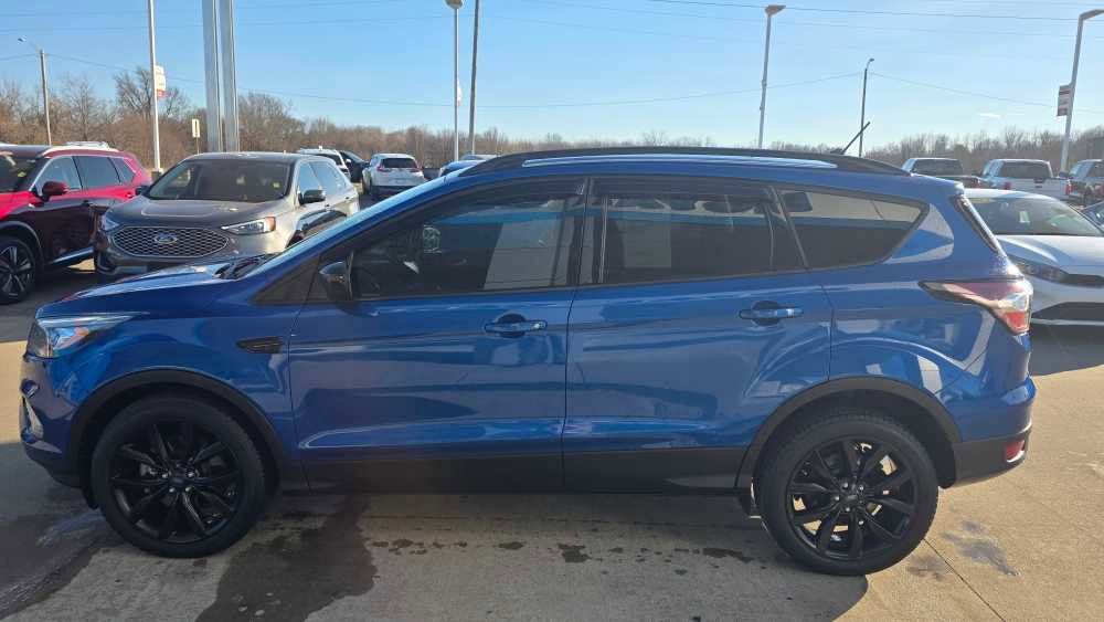 Used 2018 Ford Escape SE w/ SE Sport Appearance Package image 5