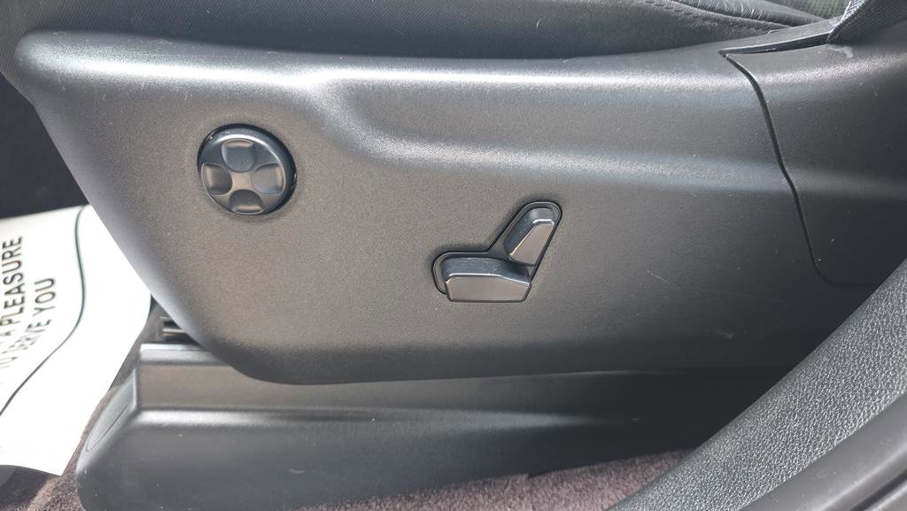 Used 2018 Jeep Grand Cherokee Altitude image 16