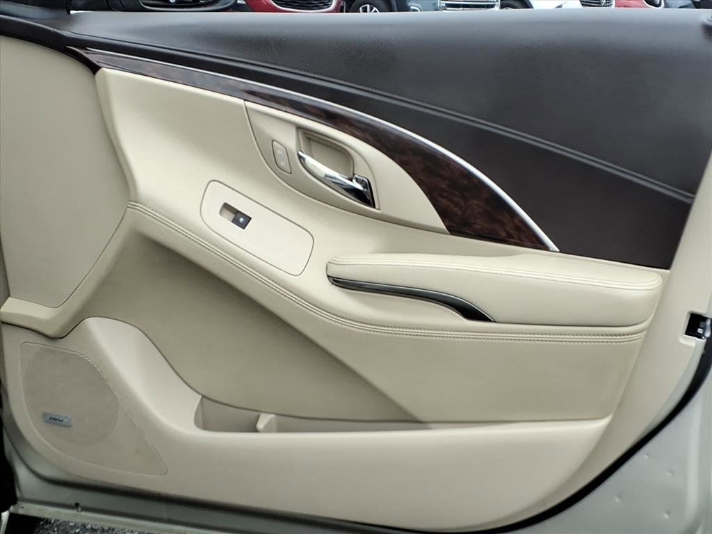Used 2015 Buick LaCrosse Leather image 10