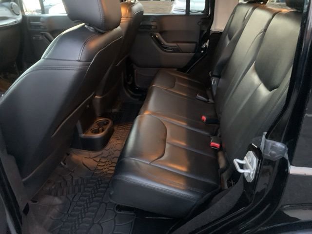 Used 2015 Jeep Wrangler Unlimited Sahara image 13
