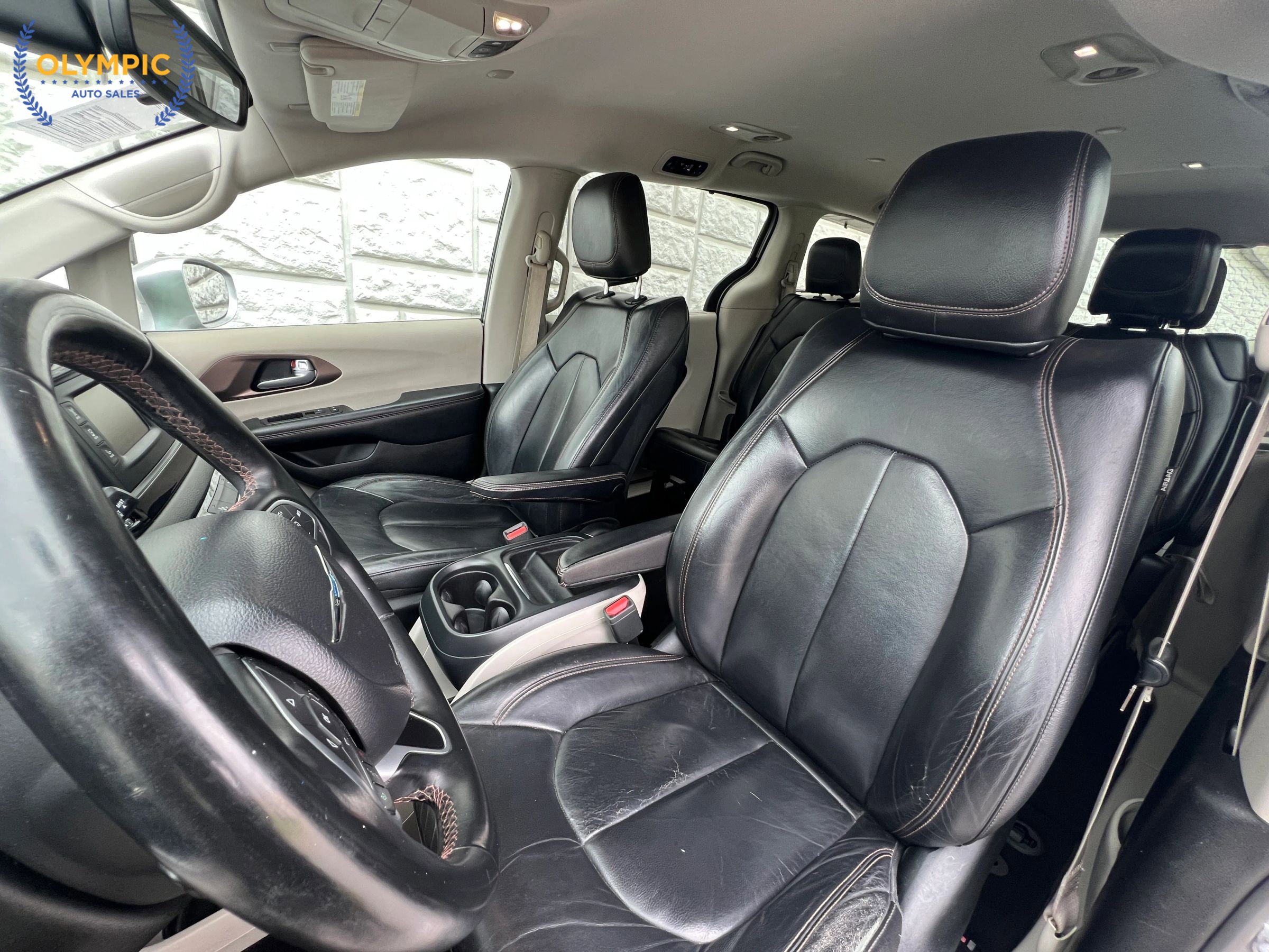 Used 2017 Chrysler Pacifica Touring-L image 37