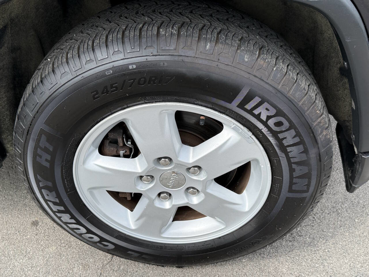 Used 2011 Jeep Grand Cherokee Laredo AWD/4WD image 23