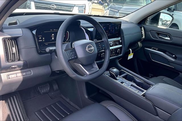 New 2026 Nissan Pathfinder SL FWD image 5