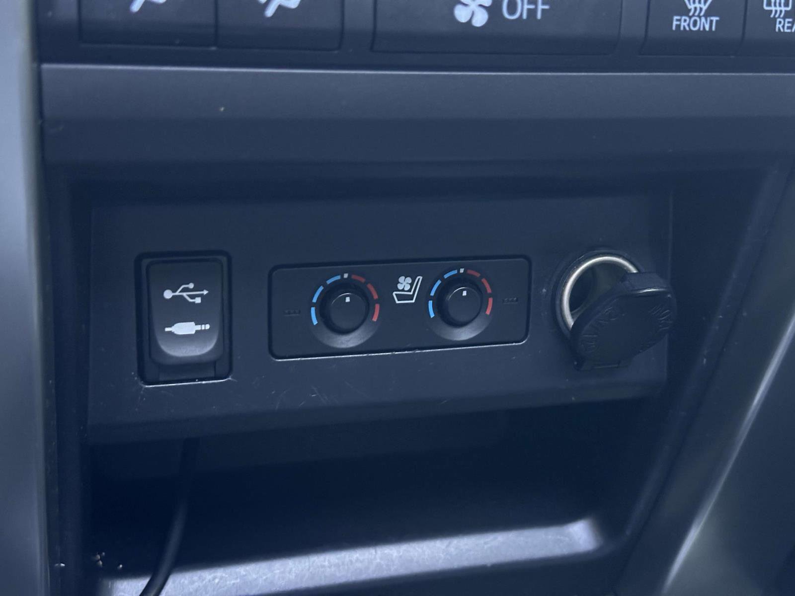 Used 2014 Toyota 4Runner Limited image 26