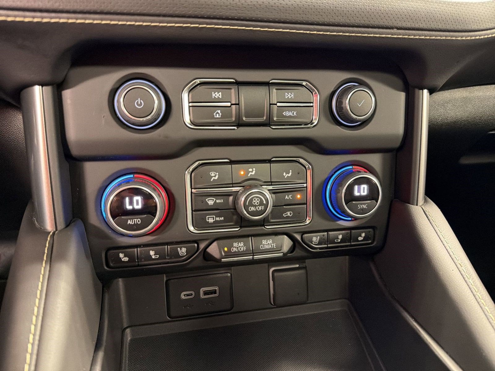 Used 2023 Chevrolet Tahoe Premier AWD/4WD image 18