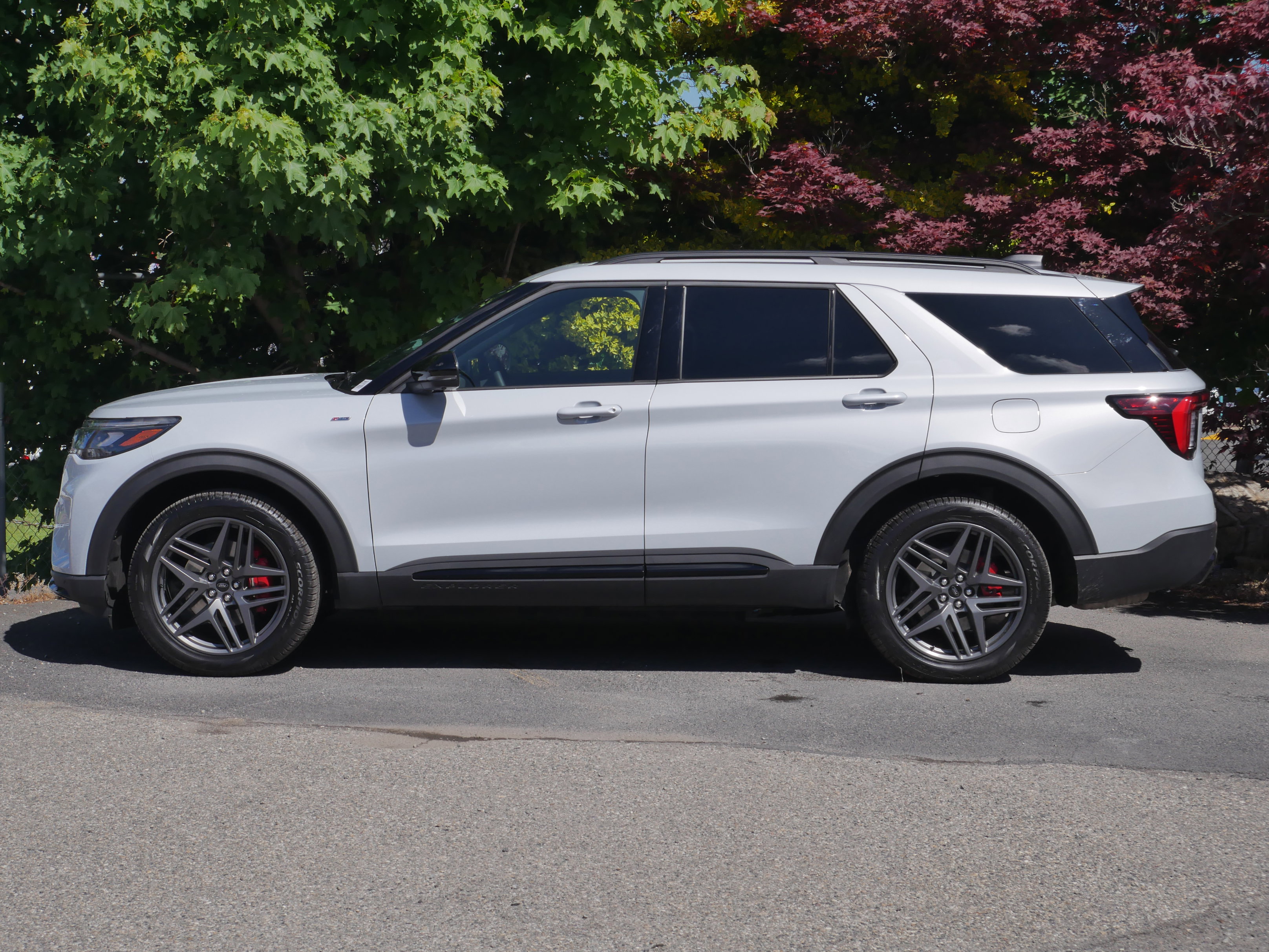 New 2026 Ford Explorer ST-Line w/ ST-Line Street Pack AWD/4WD image 18