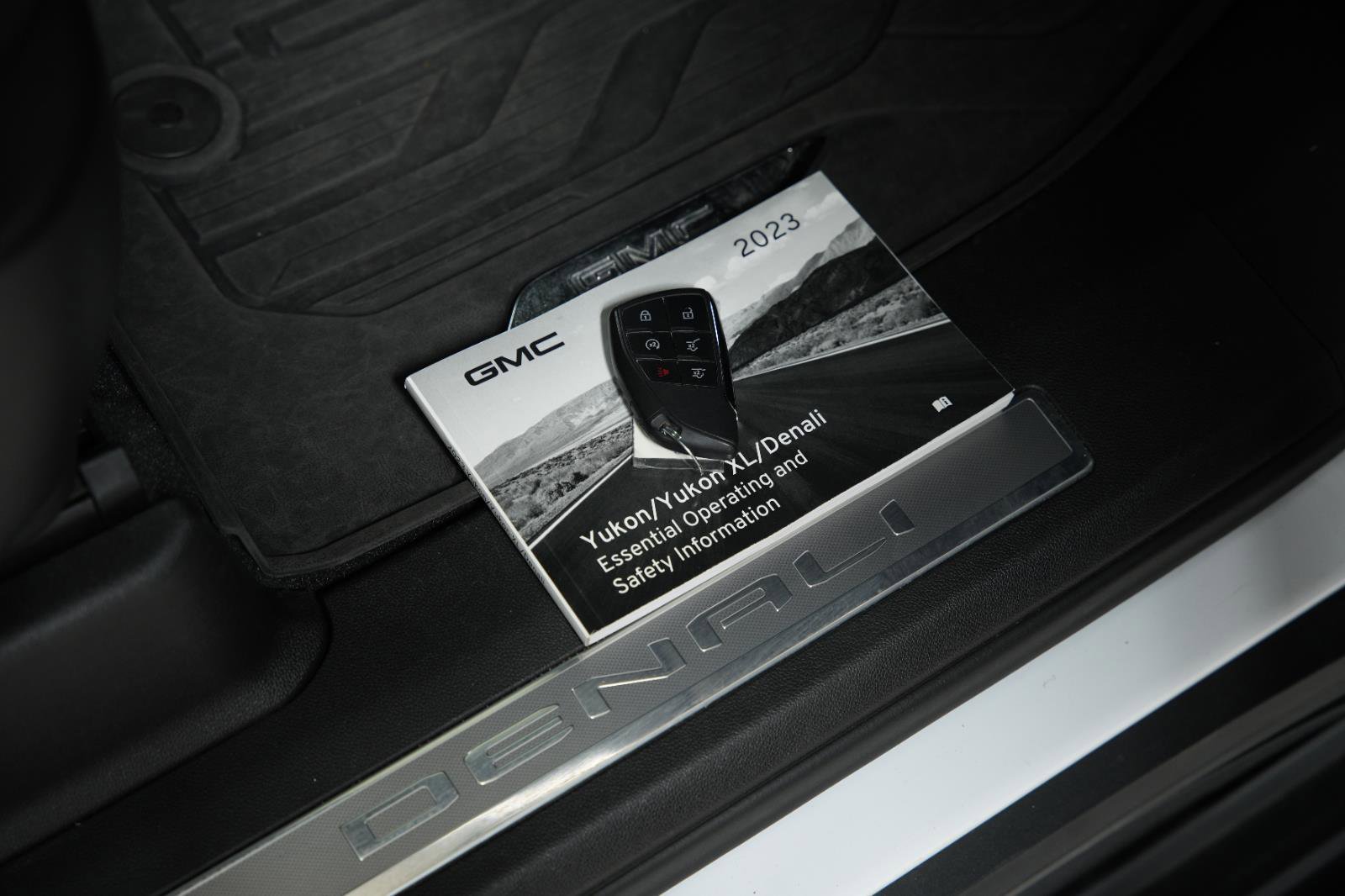 Used 2023 GMC Yukon Denali w/ LPO, Floor Liner Package image 41