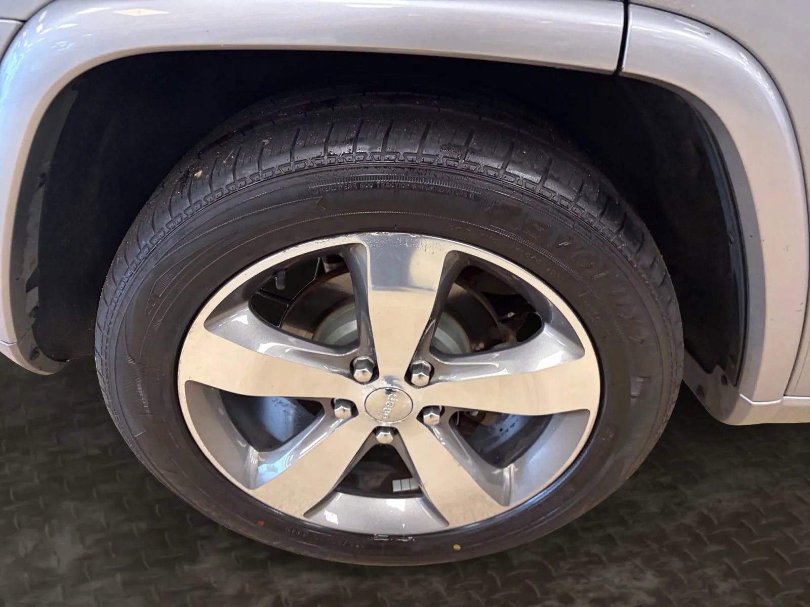 Used 2016 Jeep Grand Cherokee Overland AWD/4WD image 30