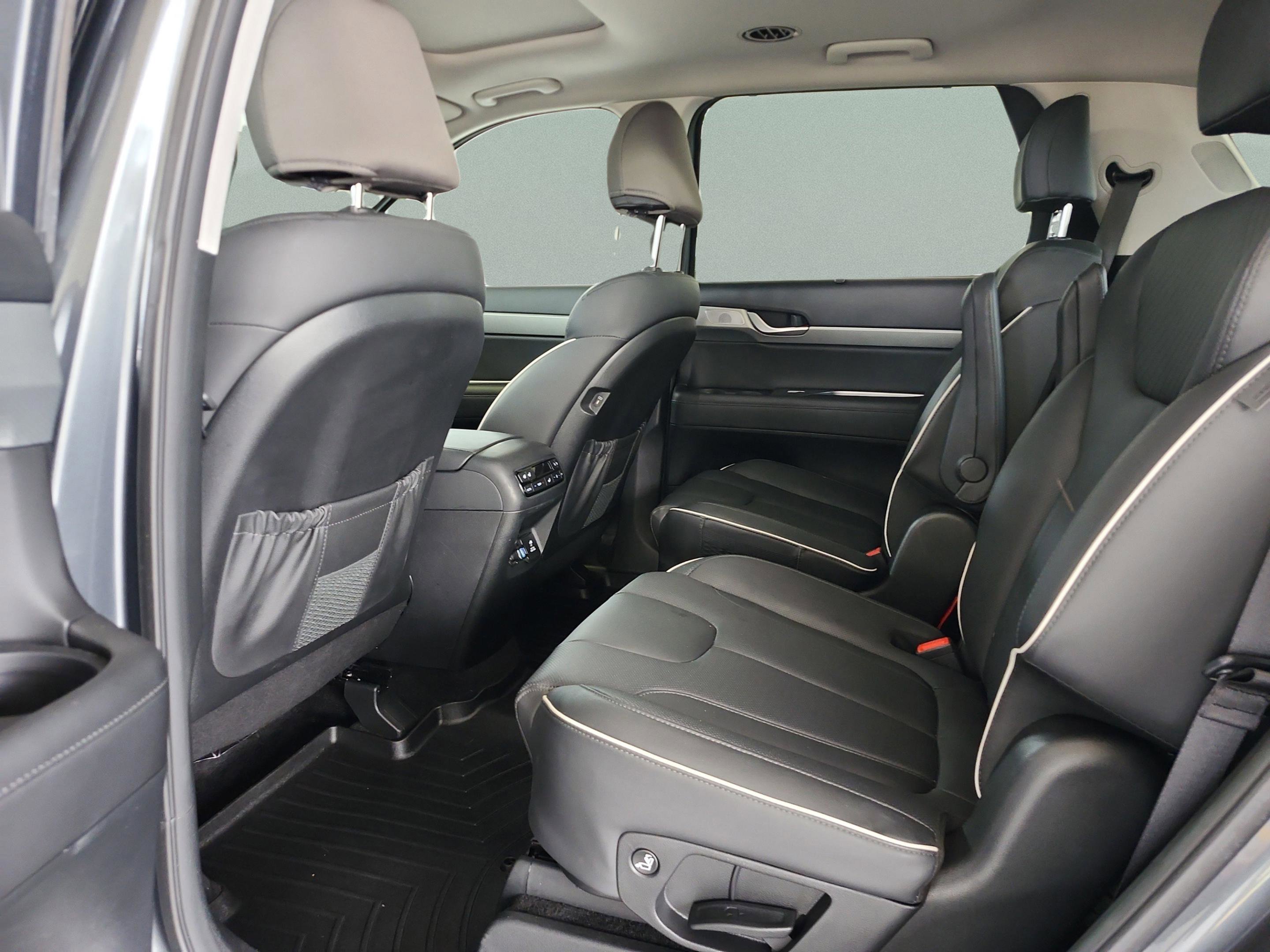Used 2024 Hyundai Palisade SEL w/ Premium Package image 17