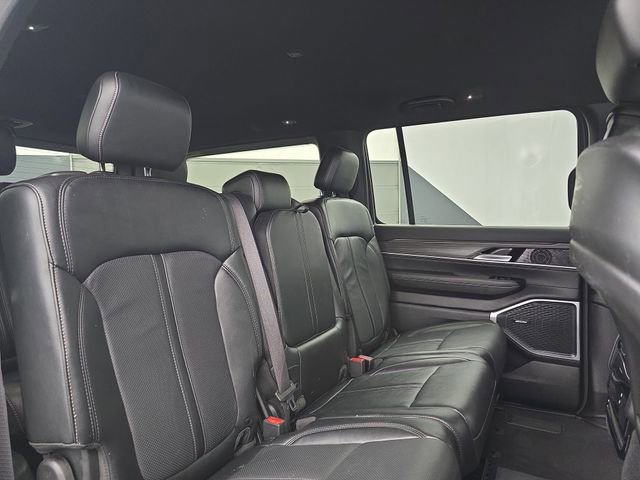 Used 2024 Jeep Wagoneer Series II w/ Flexible Seating Group image 37