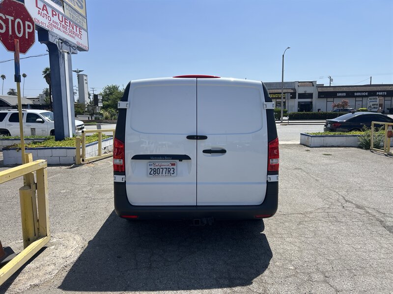 Used 2022 Mercedes-Benz Metris image 3