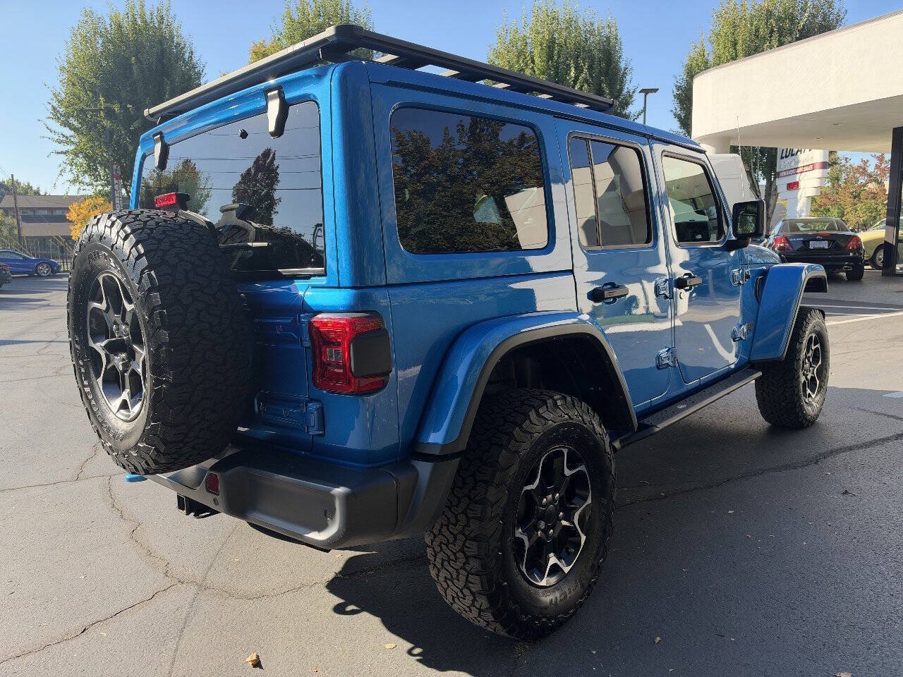 Used 2021 Jeep Wrangler Unlimited Rubicon 4xe w/ Cold Weather Group AWD/4WD image 5