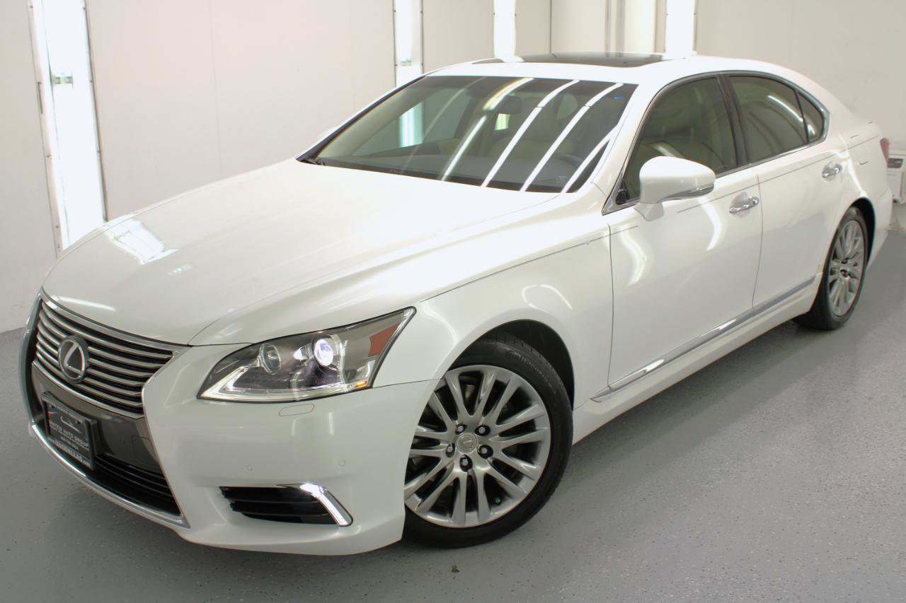 Used 2016 Lexus LS 460 w/ Comfort Package image 2