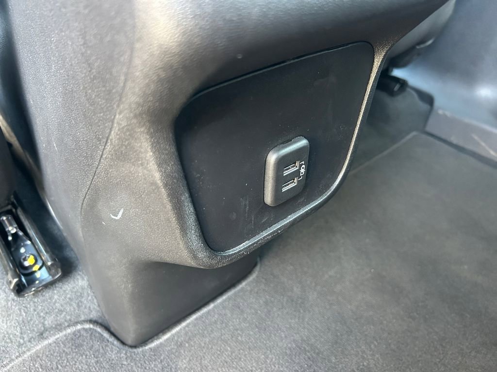 Used 2023 Chevrolet Equinox LT image 35