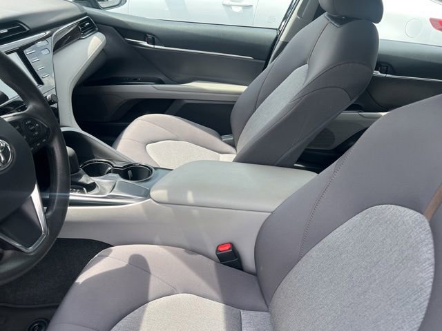 Used 2020 Toyota Camry LE FWD image 9