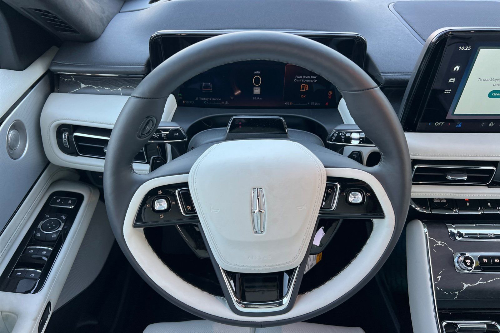 New 2026 Lincoln Aviator Black Label w/ Dynamic Handling Package image 12
