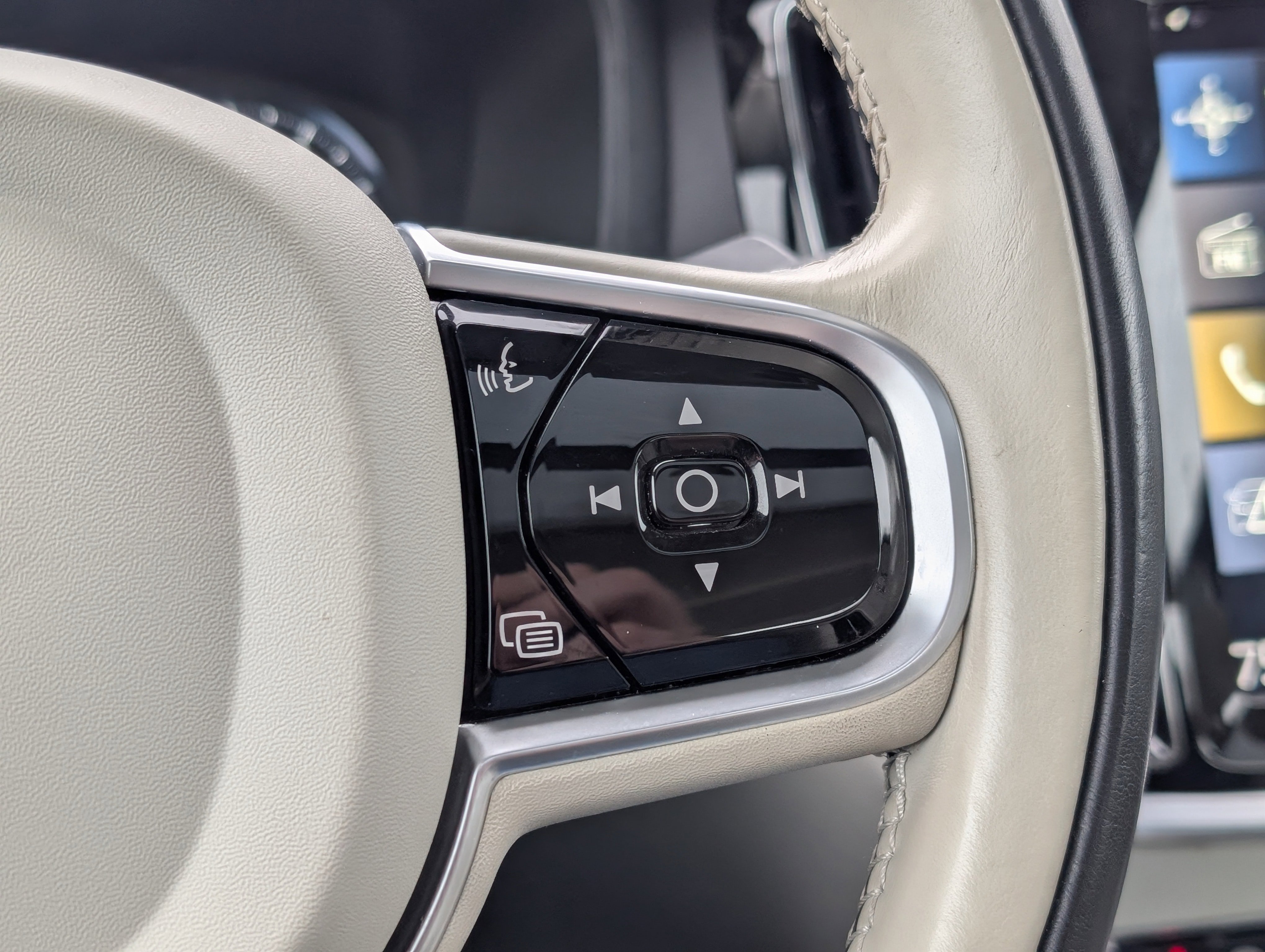 Used 2020 Volvo S60 T6 Momentum image 18