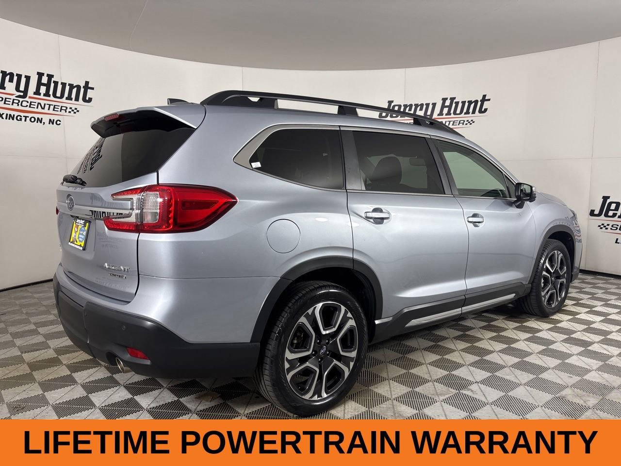 Used 2023 Subaru Ascent Limited w/ Technology Package image 5