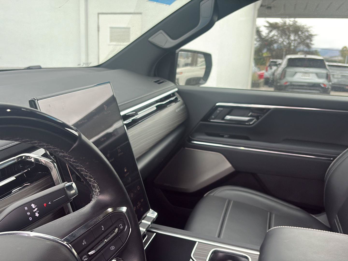 Used 2024 GMC Sierra EV Denali AWD/4WD image 12