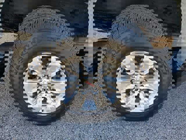 Used 2024 GMC Sierra 1500 SLE image 9