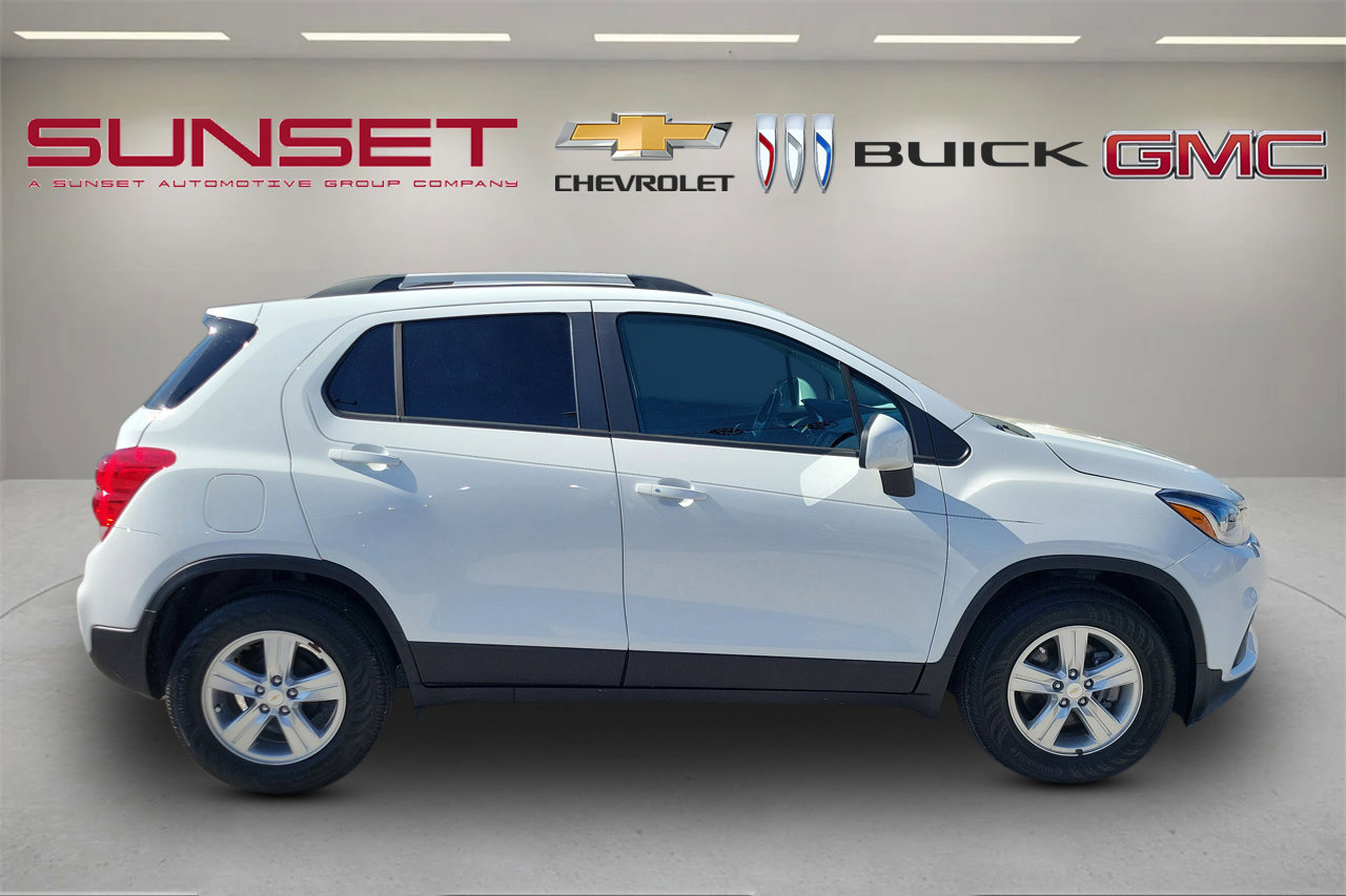 Certified 2022 Chevrolet Trax LT w/ LT Convenience Package image 39