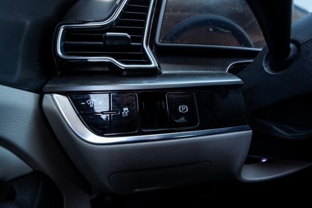 Used 2023 Kia Sportage EX image 17