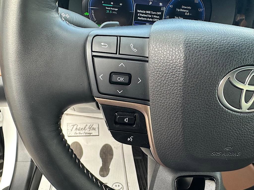 Certified 2025 Toyota Crown Signia image 20