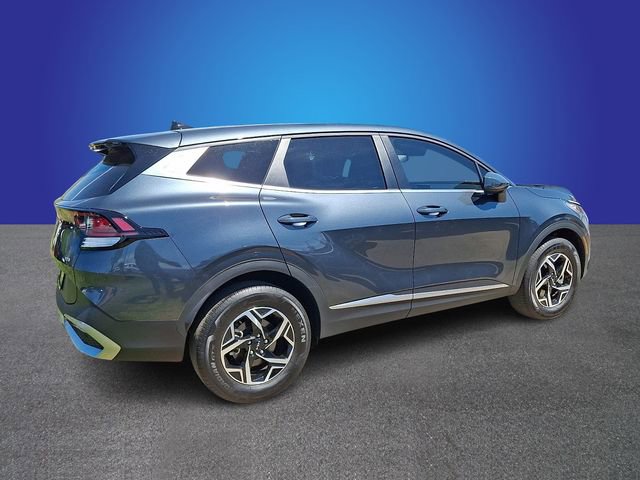 Used 2025 Kia Sportage LX image 3