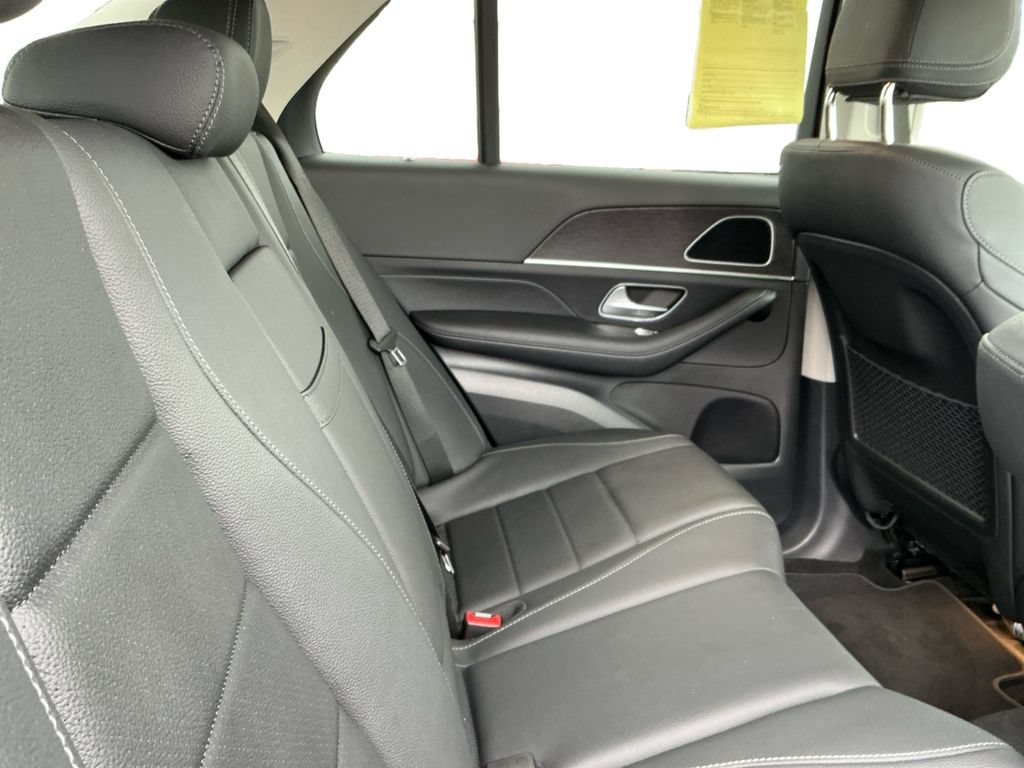 Used 2024 Mercedes-Benz GLE 350 4MATIC w/ AMG Line Exterior image 18