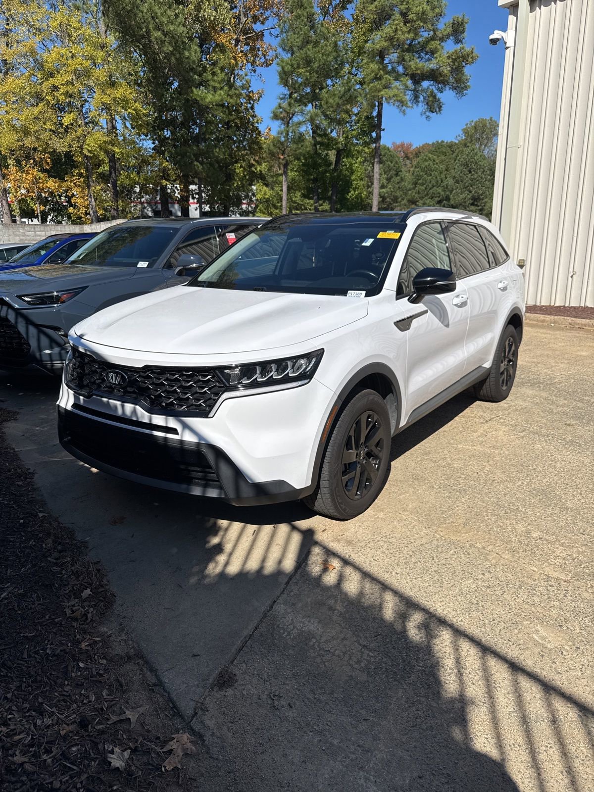 Used 2021 Kia Sorento S w/ Panoramic Sunroof Package