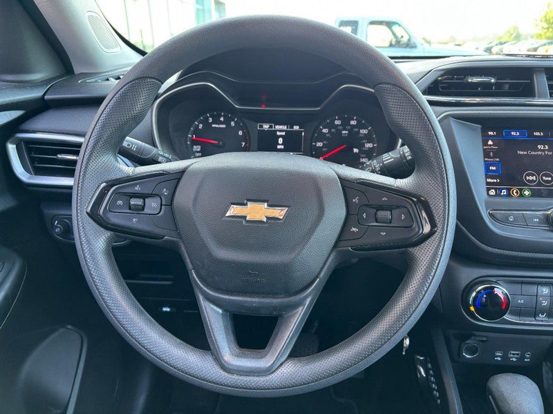 Used 2023 Chevrolet TrailBlazer LS FWD image 14